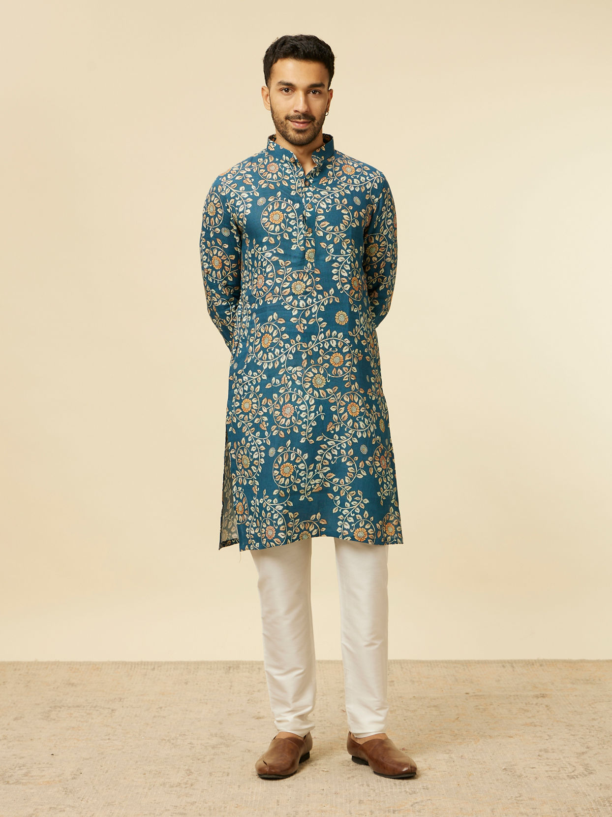 alt message - Manyavar Men Teal Blue Bel Buti Patterned Kurta image number 2